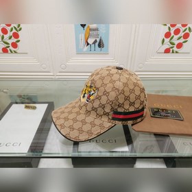 Классическая ткань Gucci подходит для любого времени года. Фотогр
