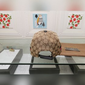 Классическая ткань Gucci подходит для любого времени года. Фотогр