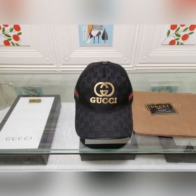 Классическая ткань Gucci подходит для любого времени года. Фотогр