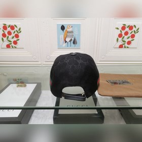 Классическая ткань Gucci подходит для любого времени года. Фотогр