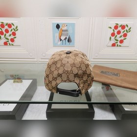 Классическая ткань Gucci подходит для любого времени года. Фотогр