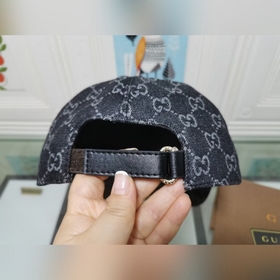 Джинсовая ткань Gucci, классический крой, классическая модель, ни