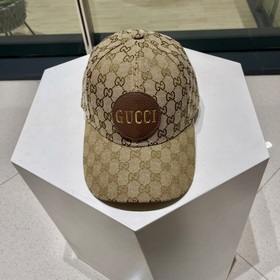 GUCCI 20233 Новая модель бейсболки с лаконичной вышивкой из колле