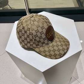 GUCCI 20233 Новая модель бейсболки с лаконичной вышивкой из колле
