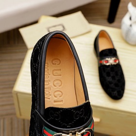 【GUCCI】 GUCCI · Популярные туфли с пуговицами от ведущего бренда,
