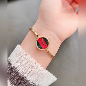 Модель Gucci отличается исключительно женственным стилем. Простой