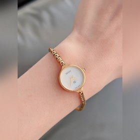 Модель Gucci! Очень женственная. С простым циферблатом, без лишни