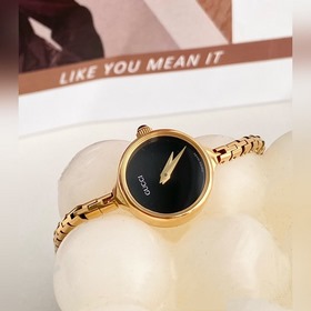 Модель Gucci! Очень женственная. С простым циферблатом, без лишни