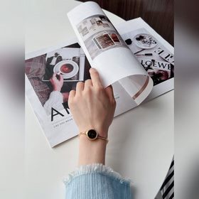 Модель Gucci! Очень женственная. С простым циферблатом, без лишни