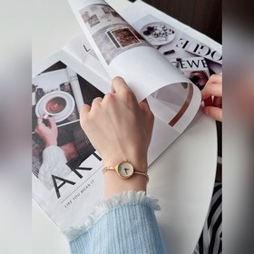 Модель Gucci! Очень женственная. С простым циферблатом, без лишни
