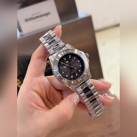 Новая модель GUCCI 2023 года выглядит просто великолепно! Очень с