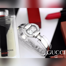 GUCCI предлагает популярную классическую модель. Эти часы в форме