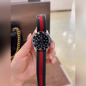 Новая модель GUCCI 2023 года выглядит просто великолепно! Очень с