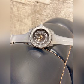 650 Новинка Откройте для себя тайны мира с часами GUCCI DIVE. Се