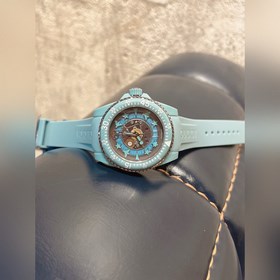 650 Новинка Откройте для себя тайны мира с часами GUCCI DIVE. Се