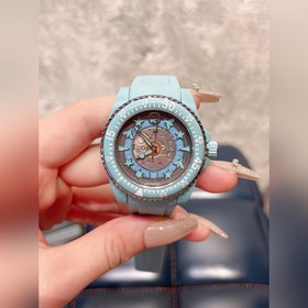 650 Новинка Откройте для себя тайны мира с часами GUCCI DIVE. Се
