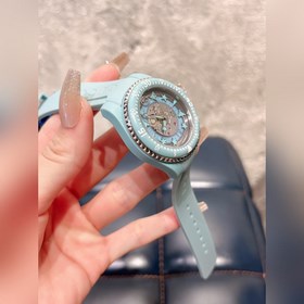 650 Новинка Откройте для себя тайны мира с часами GUCCI DIVE. Се