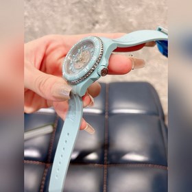 650 Новинка Откройте для себя тайны мира с часами GUCCI DIVE. Се