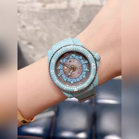 650 Новинка Откройте для себя тайны мира с часами GUCCI DIVE. Се