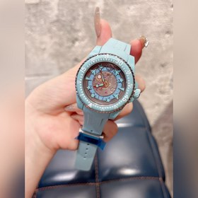 650 Новинка Откройте для себя тайны мира с часами GUCCI DIVE. Се