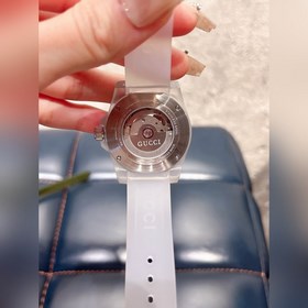 650 Новинка Откройте для себя тайны мира с часами GUCCI DIVE. Се