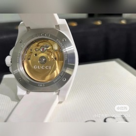 650 Новинка Откройте для себя тайны мира с часами GUCCI DIVE. Се