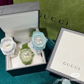 650 Новинка Откройте для себя тайны мира с часами GUCCI DIVE. Се