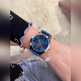 Специальная серия Gucci 520 G-Timeless. Идеальная ручная вышивка.