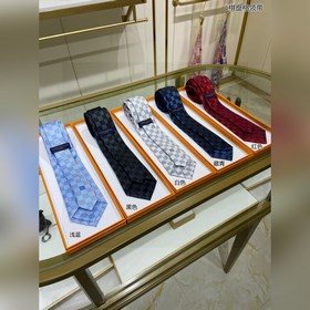 Серия галстуков для мужчин 【Галстук в шахматную клетку L】 Редкий