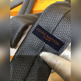 Синхронная отгрузка в магазины. Серия галстуков для мужчин. [Галс