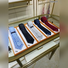 Серия галстуков для мужчин 【Галстук в шахматную клетку L】 Редкий