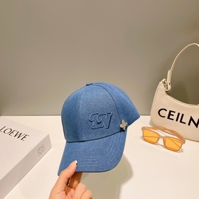 LouiVuittonLV Новая модель бейсболки Louis Vuitton с вышитым лого