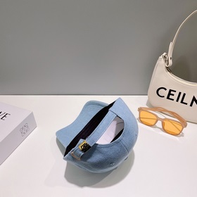 LouiVuittonLV Новая модель бейсболки Louis Vuitton с вышитым лого
