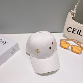 LV бейсболка 2023 Новая модель бейсболки Louis Vuitton. Популярна