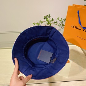 Классическая цитата LouiVuittonLV Новая модель шляпы-ушанки Louis