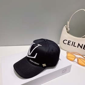 Бейсболка Louis Vuitton Новая бейсболка LV, тщательно изготовлена