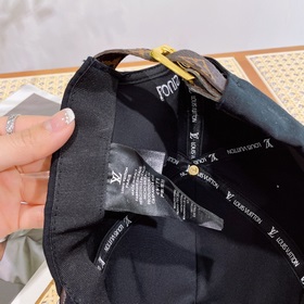 Новая бейсболка LV (Louis Vuitton) с вышивкой LV, изготовлена по 