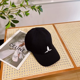 Новая бейсболка LV (Louis Vuitton) с вышивкой LV, изготовлена по 