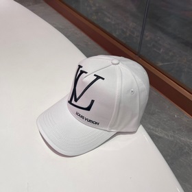 LV бейсболка 2023 Новая модель бейсболки Louis Vuitton. Популярна