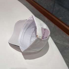 LV бейсболка 2023 Новая модель бейсболки Louis Vuitton. Популярна