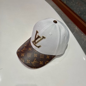 LouiVuittonLV Новая модель бейсболки Louis Vuitton с вышитым лого