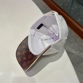 LouiVuittonLV Новая модель бейсболки Louis Vuitton с вышитым лого