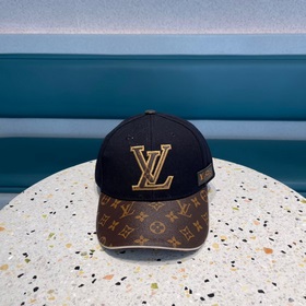 LouiVuittonLV Новая модель бейсболки Louis Vuitton с вышитым лого