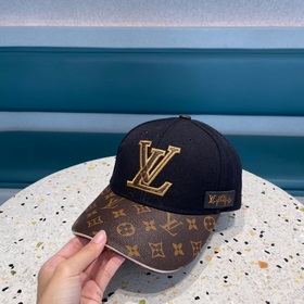 LouiVuittonLV Новая модель бейсболки Louis Vuitton с вышитым лого