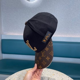 LouiVuittonLV Новая модель бейсболки Louis Vuitton с вышитым лого