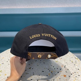 LouiVuittonLV Новая модель бейсболки Louis Vuitton с вышитым лого