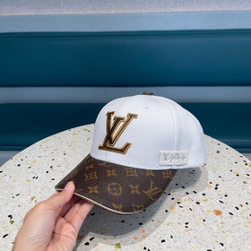 LouiVuittonLV Новая модель бейсболки Louis Vuitton с вышитым лого