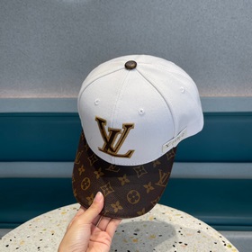 LouiVuittonLV Новая модель бейсболки Louis Vuitton с вышитым лого