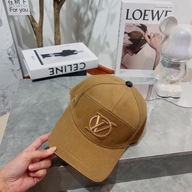 Бейсболка Louis Vuitton, официальный сайт, новый цвет LV бейсболк