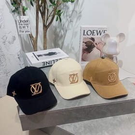 Бейсболка Louis Vuitton, официальный сайт, новый цвет LV бейсболк